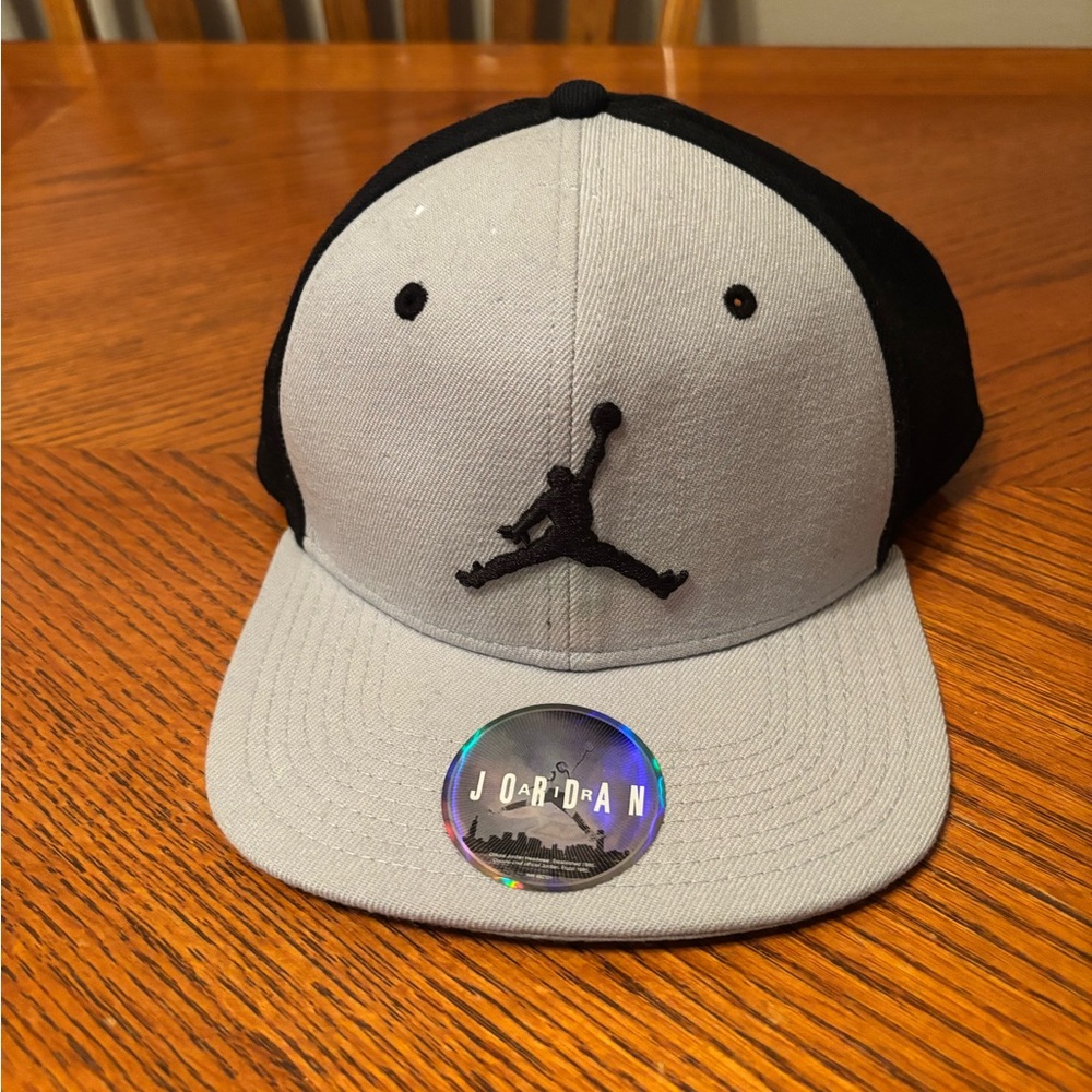 Jordan Two-Tone Black and Gray Cap
